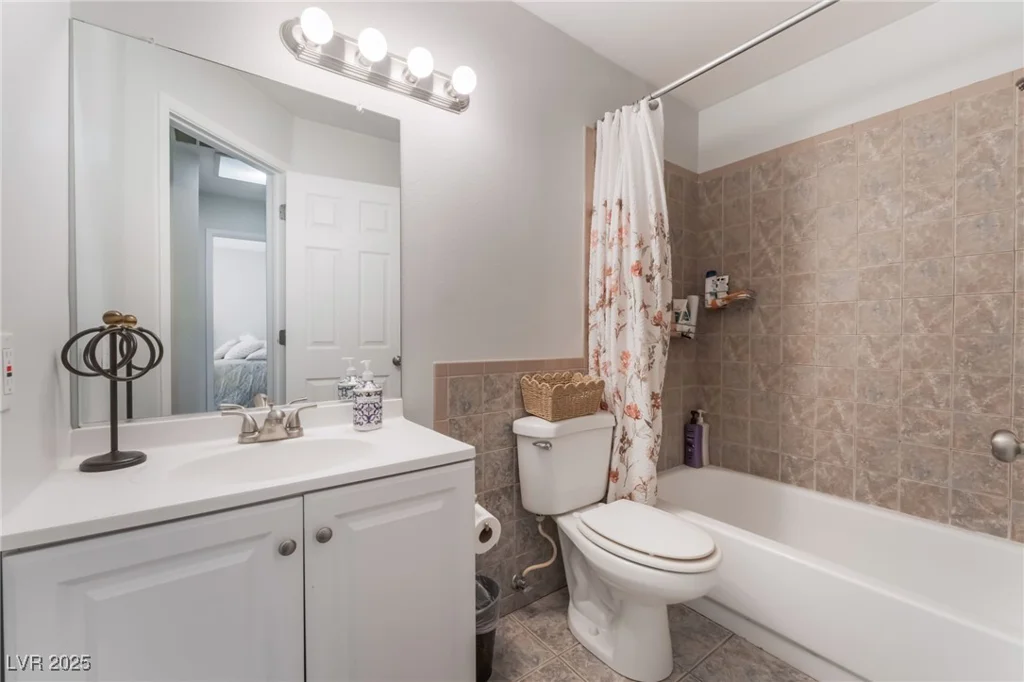 1922 Falcon Ridge, Las Vegas, NV 89142