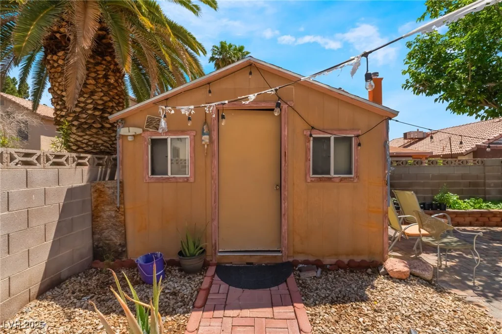 1922 Falcon Ridge, Las Vegas, NV 89142