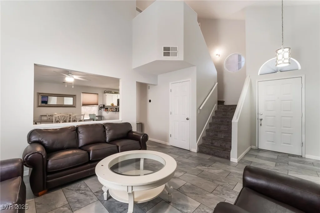 1922 Falcon Ridge, Las Vegas, NV 89142