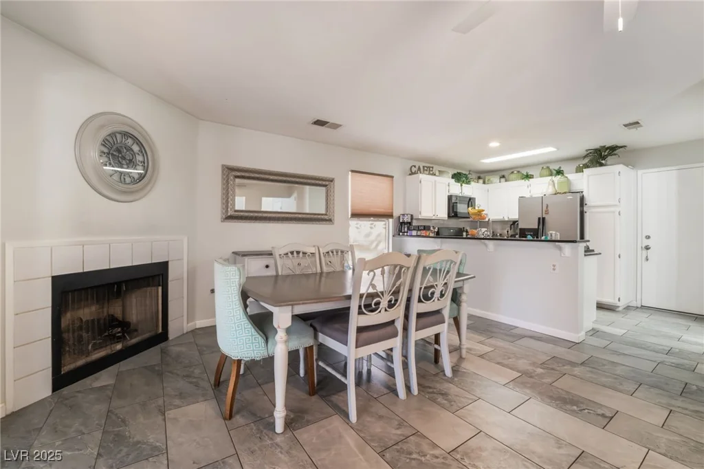 1922 Falcon Ridge, Las Vegas, NV 89142
