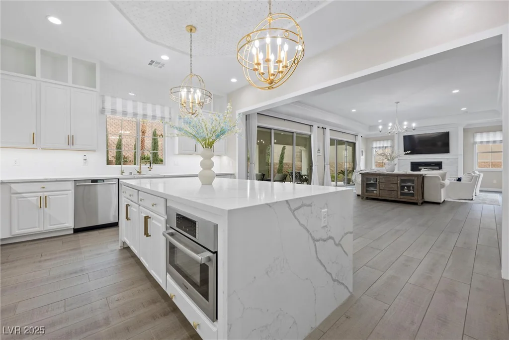 4220 San Alivia, Las Vegas, NV 89141