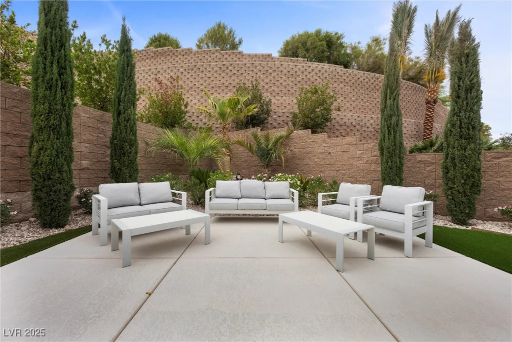 4220 San Alivia, Las Vegas, NV 89141