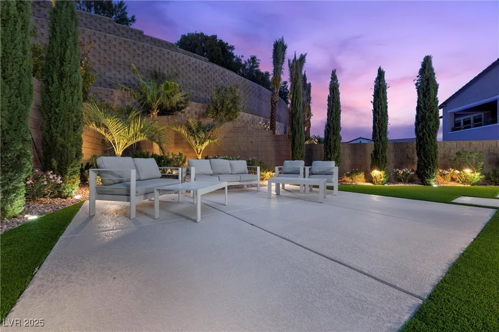 4220 San Alivia, Las Vegas, NV 89141