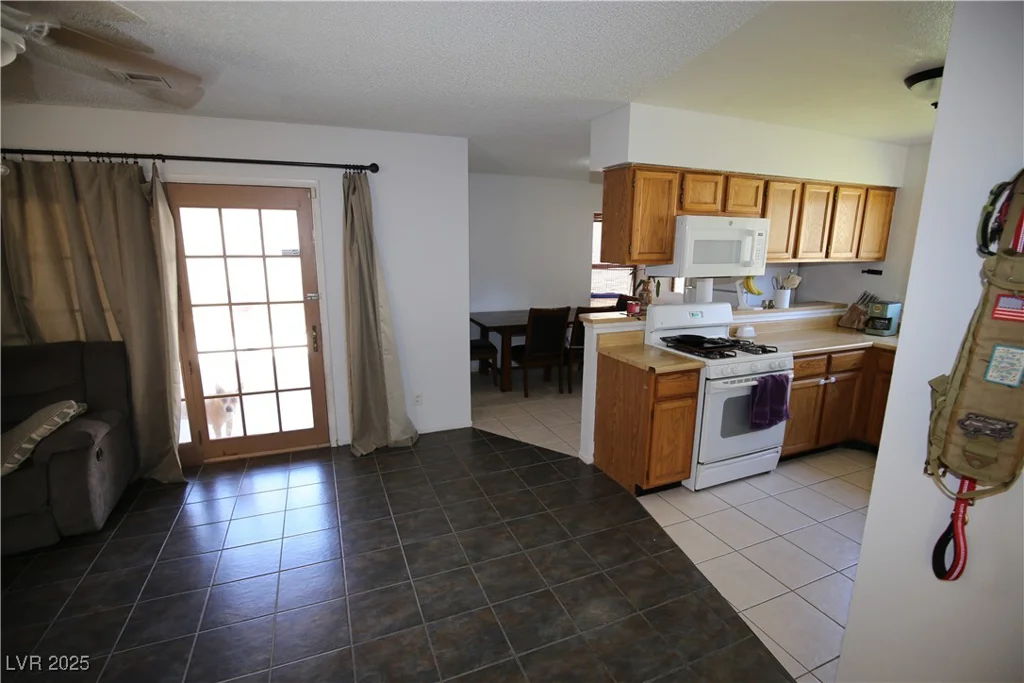 6812 Sheffield, Las Vegas, NV 89108