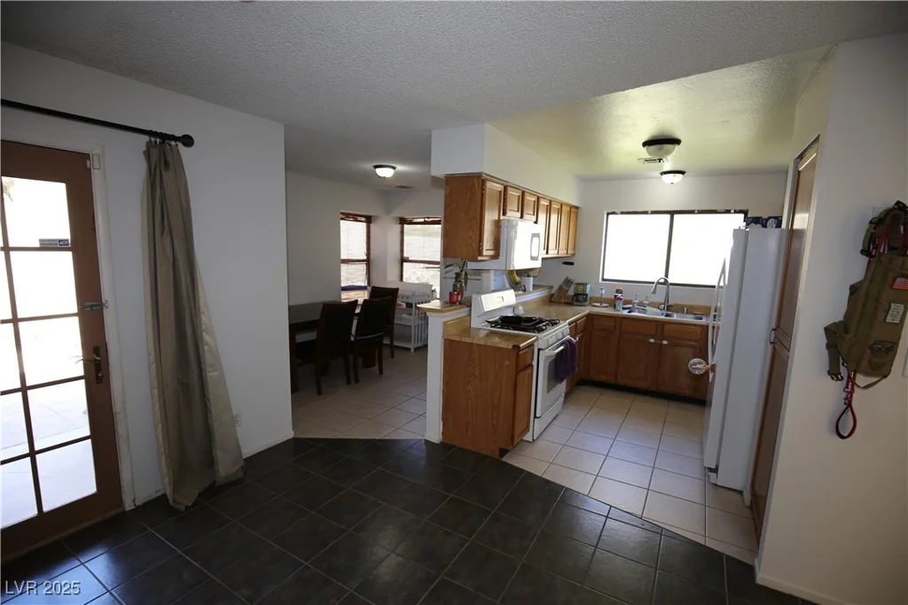 6812 Sheffield, Las Vegas, NV 89108