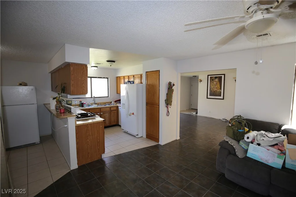 6812 Sheffield, Las Vegas, NV 89108