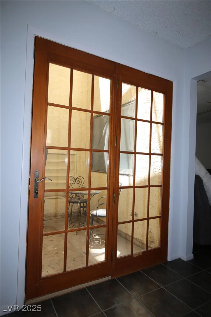 6812 Sheffield, Las Vegas, NV 89108