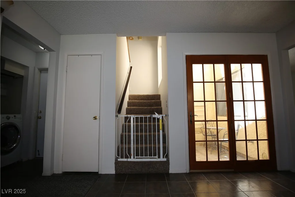 6812 Sheffield, Las Vegas, NV 89108