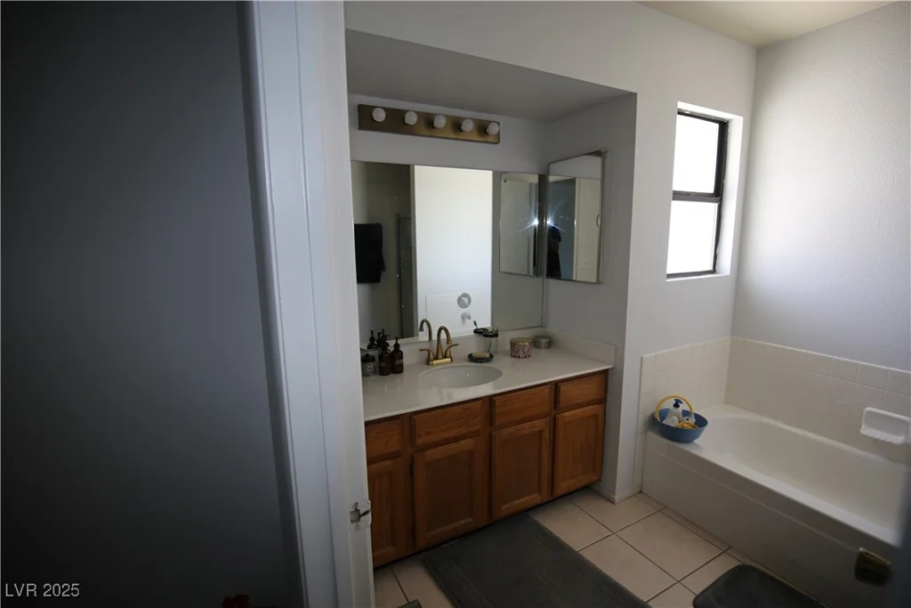 6812 Sheffield, Las Vegas, NV 89108