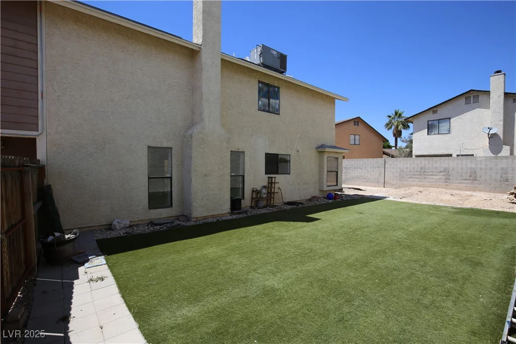 6812 Sheffield, Las Vegas, NV 89108