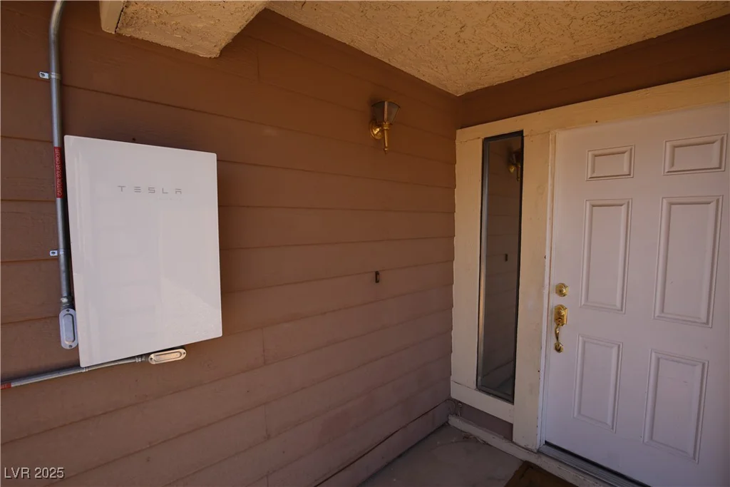 6812 Sheffield, Las Vegas, NV 89108