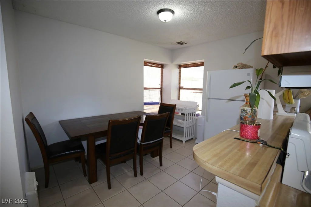 6812 Sheffield, Las Vegas, NV 89108