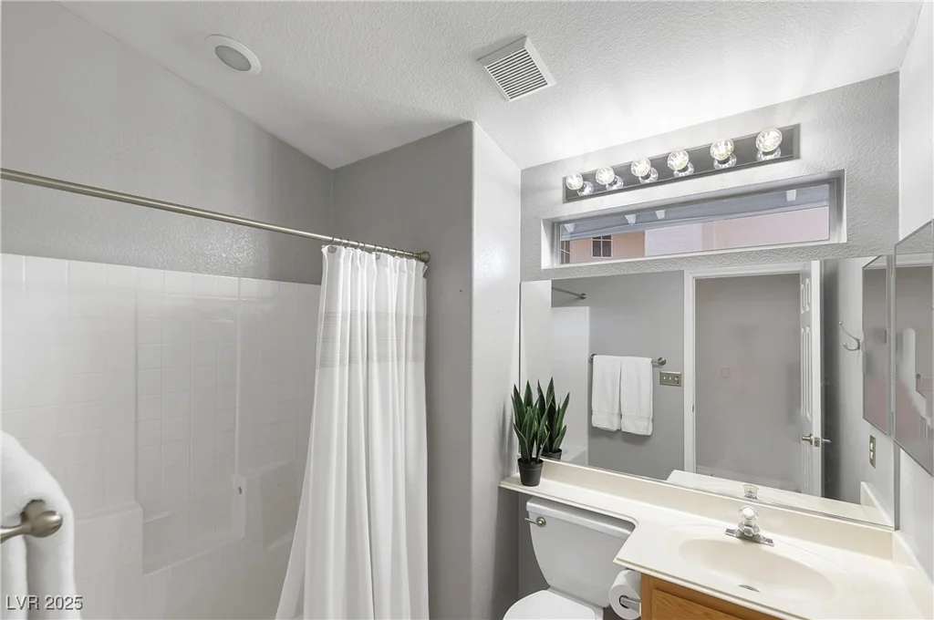5553 Super Bowl, Las Vegas, NV 89110