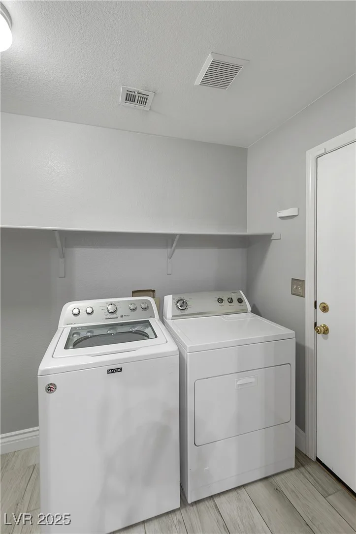 5553 Super Bowl, Las Vegas, NV 89110