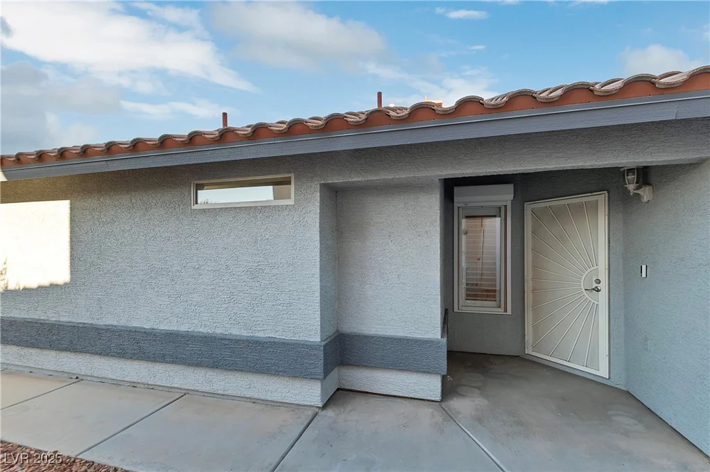 5553 Super Bowl, Las Vegas, NV 89110