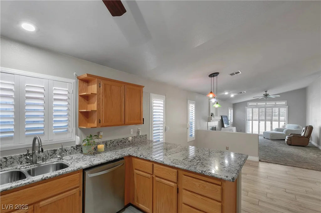 5553 Super Bowl, Las Vegas, NV 89110
