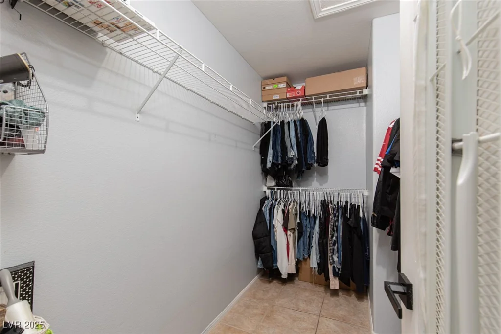 7697 Morning Lake, Las Vegas, NV 89131