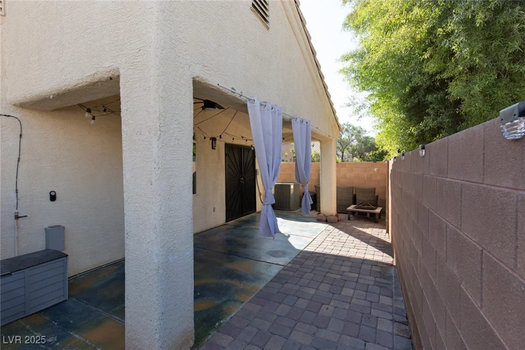 7697 Morning Lake, Las Vegas, NV 89131