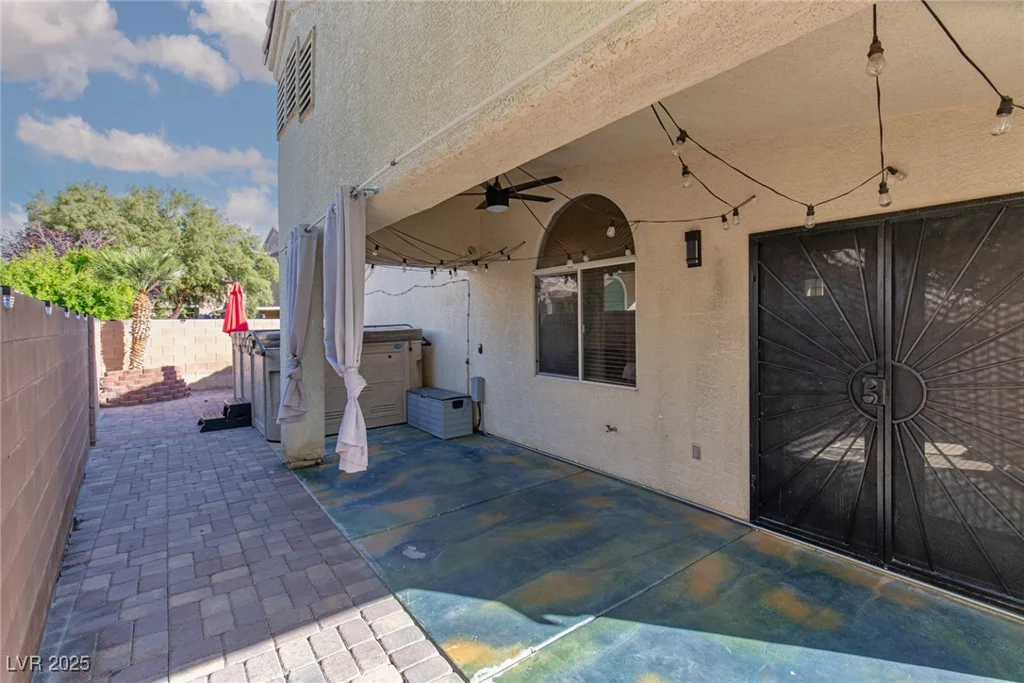7697 Morning Lake, Las Vegas, NV 89131