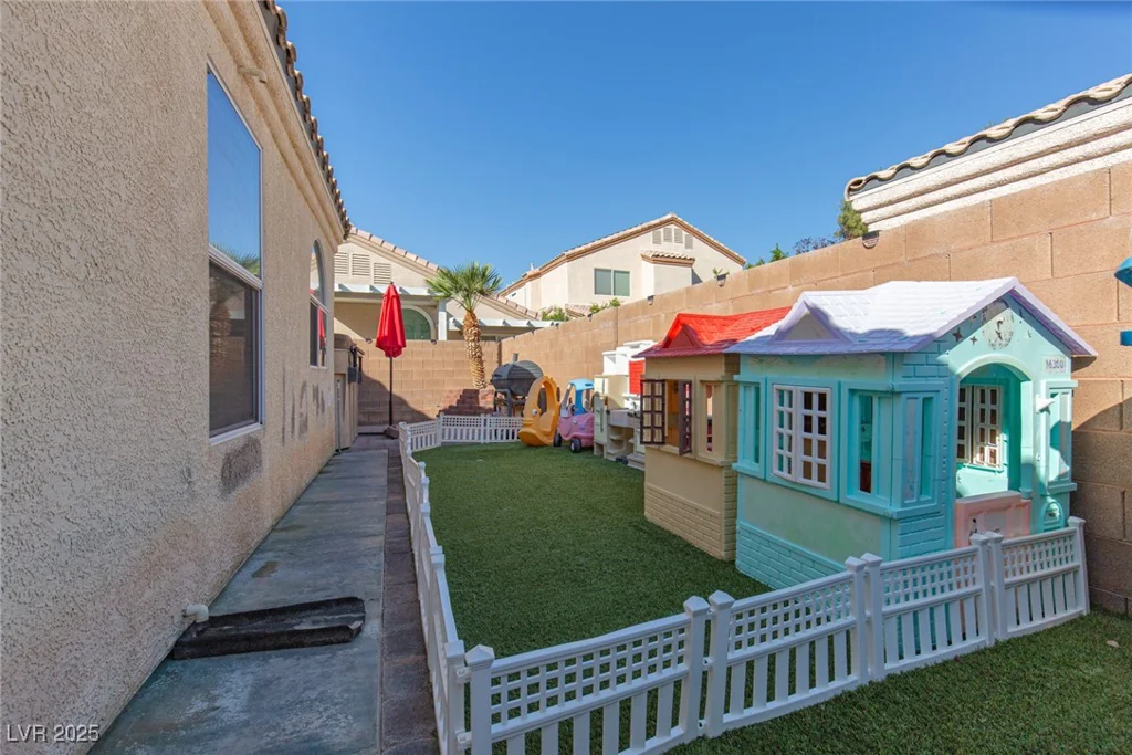 7697 Morning Lake, Las Vegas, NV 89131
