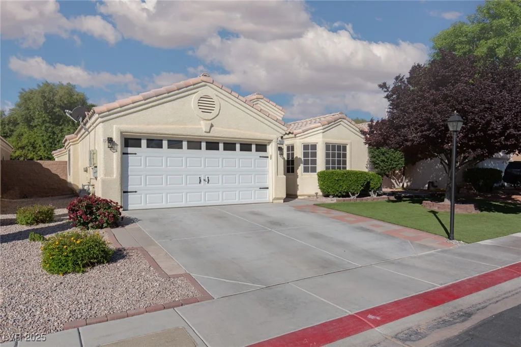 7697 Morning Lake, Las Vegas, NV 89131
