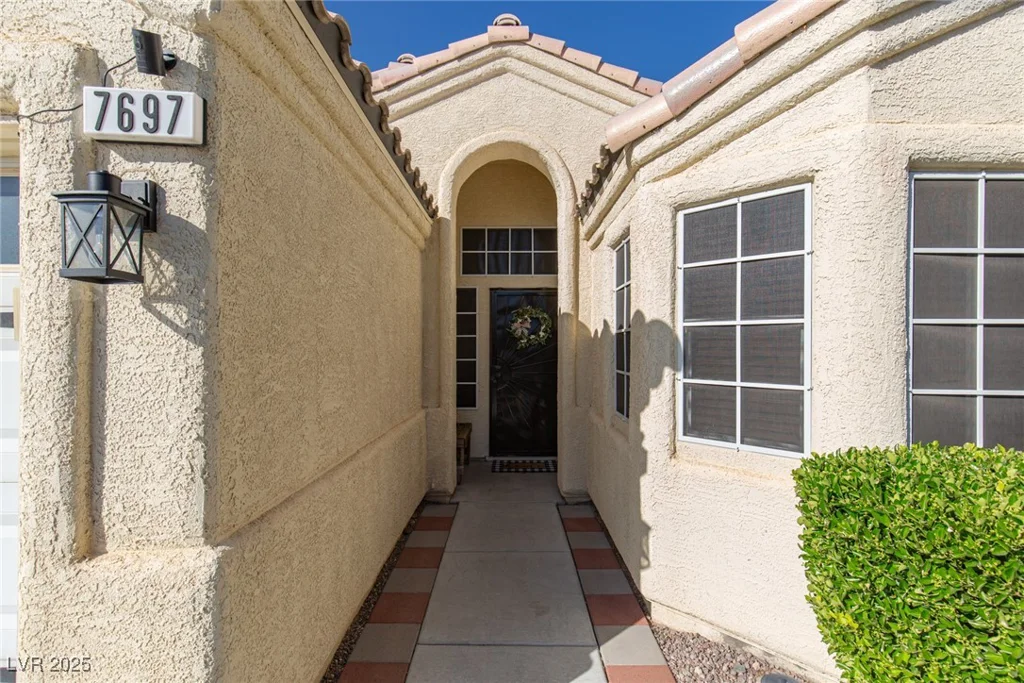 7697 Morning Lake, Las Vegas, NV 89131