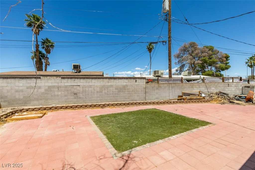 513 Berry, Las Vegas, NV 89107