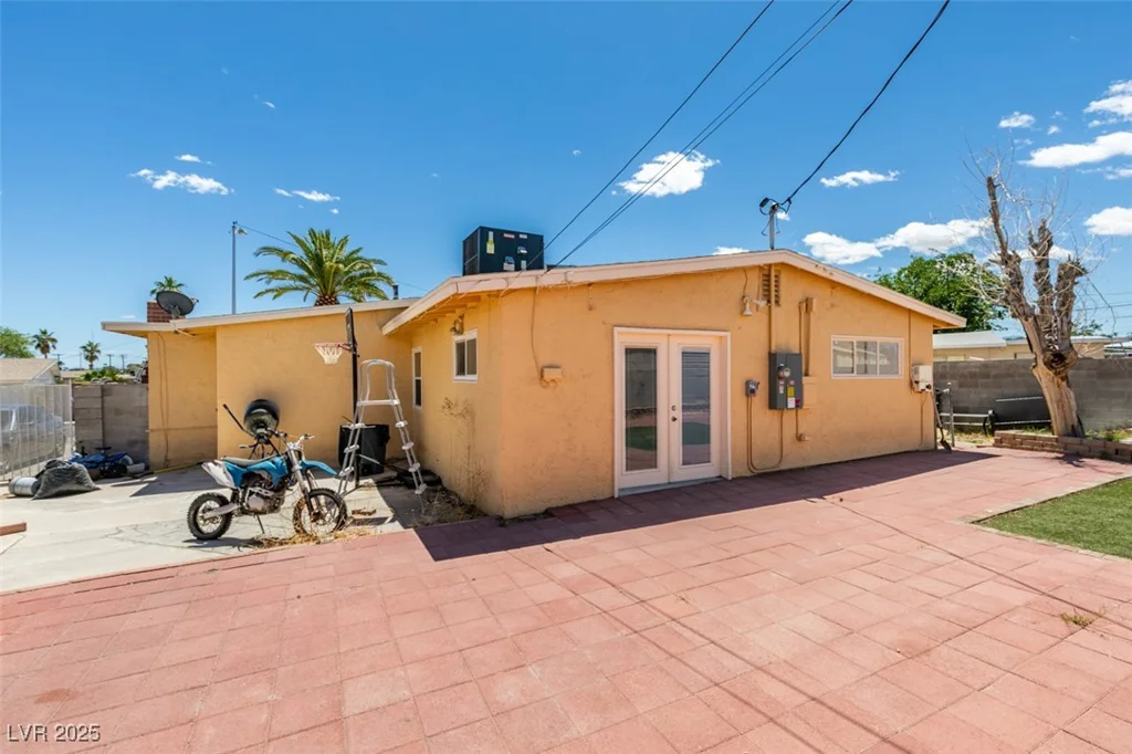 513 Berry, Las Vegas, NV 89107