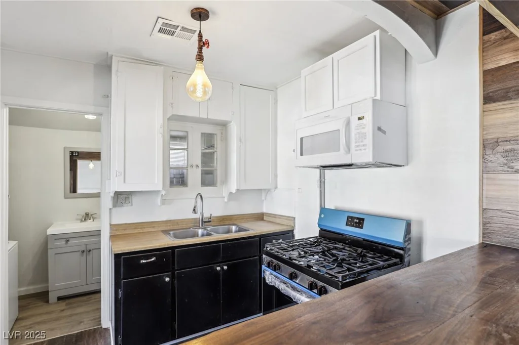 1844 Yale, North Las Vegas, NV 89030