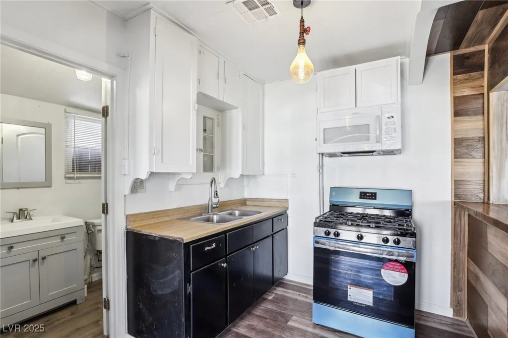 1844 Yale, North Las Vegas, NV 89030