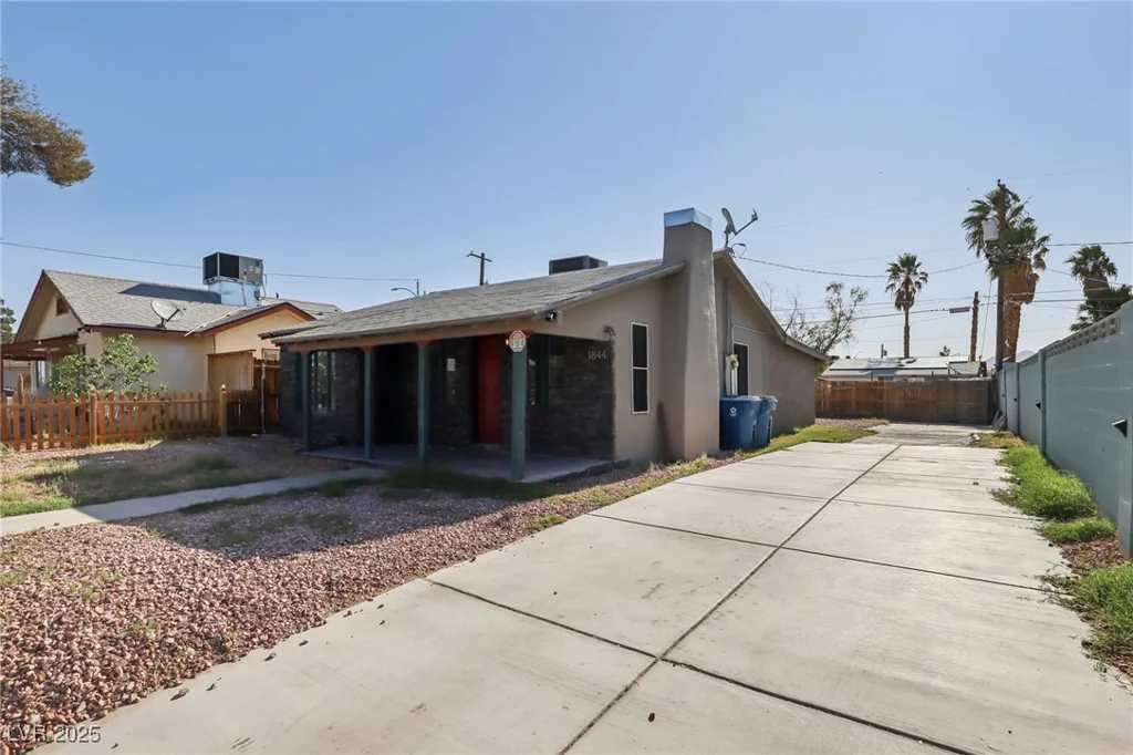 1844 Yale, North Las Vegas, NV 89030