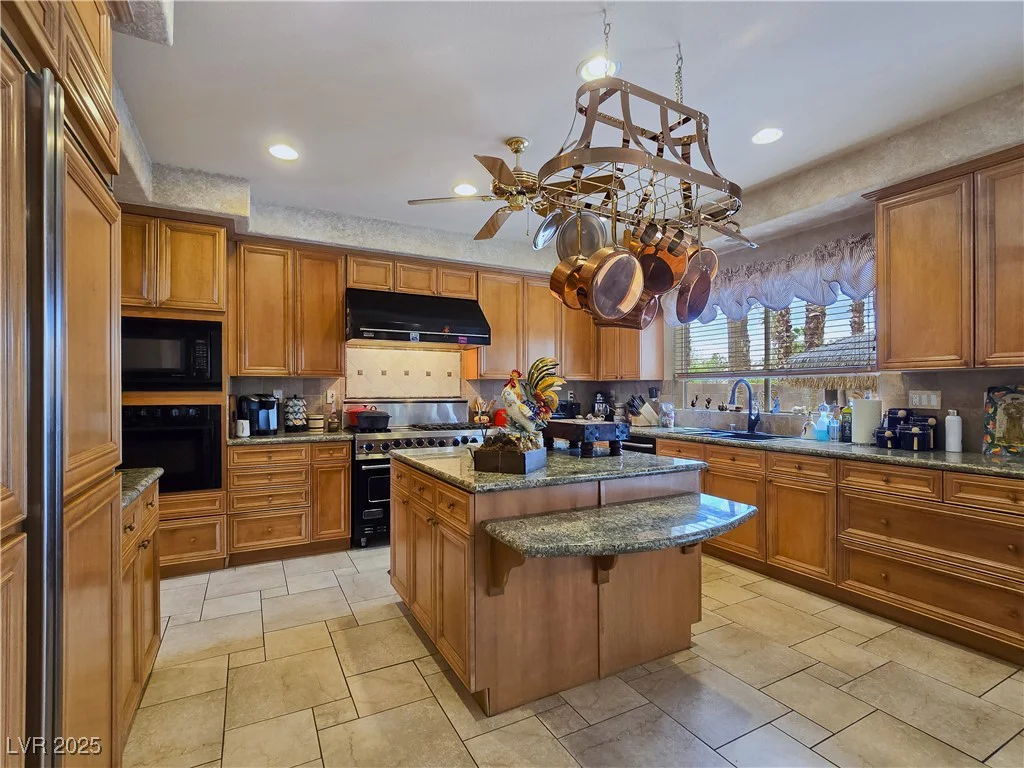 5445 Pendini Point, Las Vegas, NV 89141