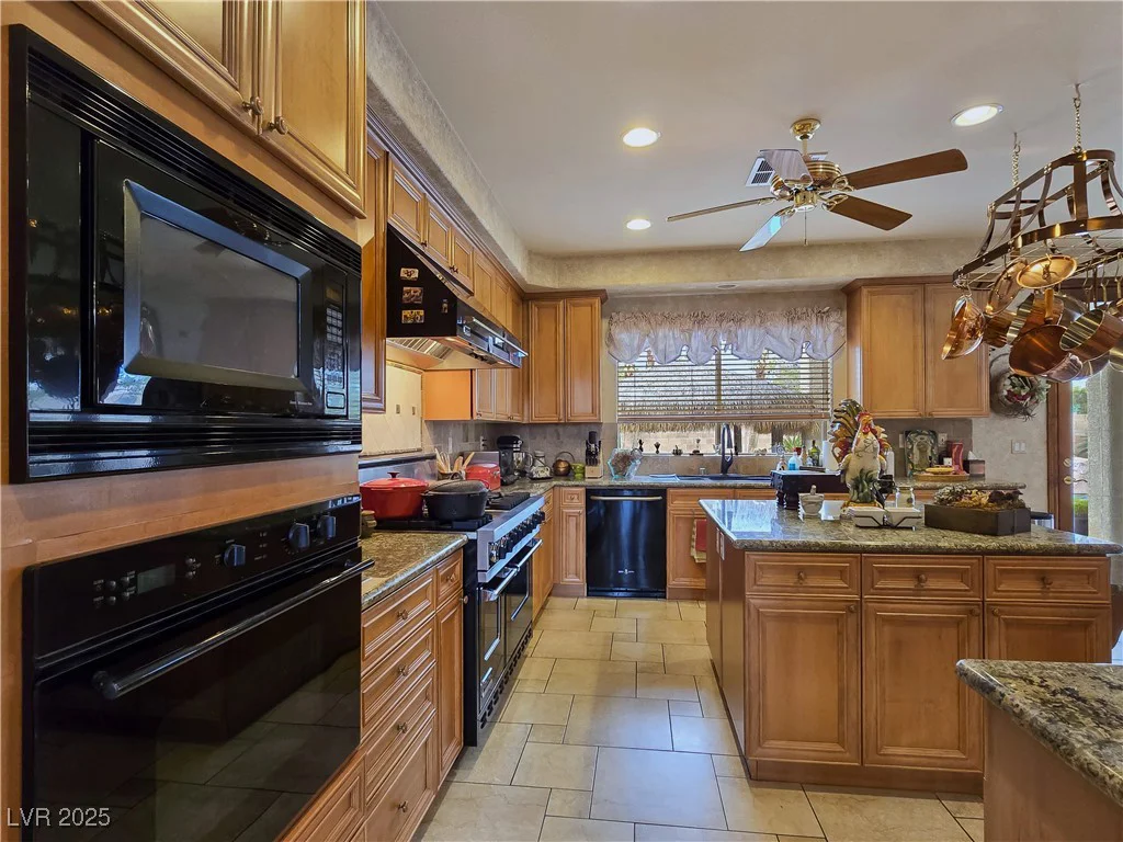 5445 Pendini Point, Las Vegas, NV 89141