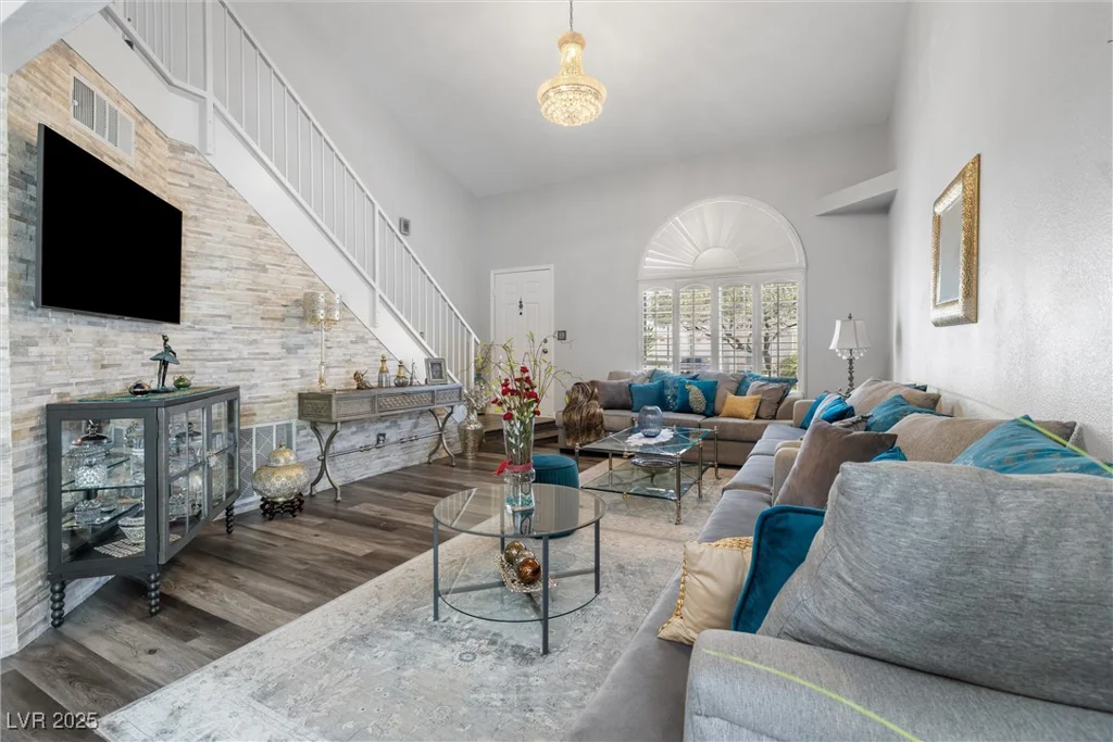 7984 Laurena, Las Vegas, NV 89147