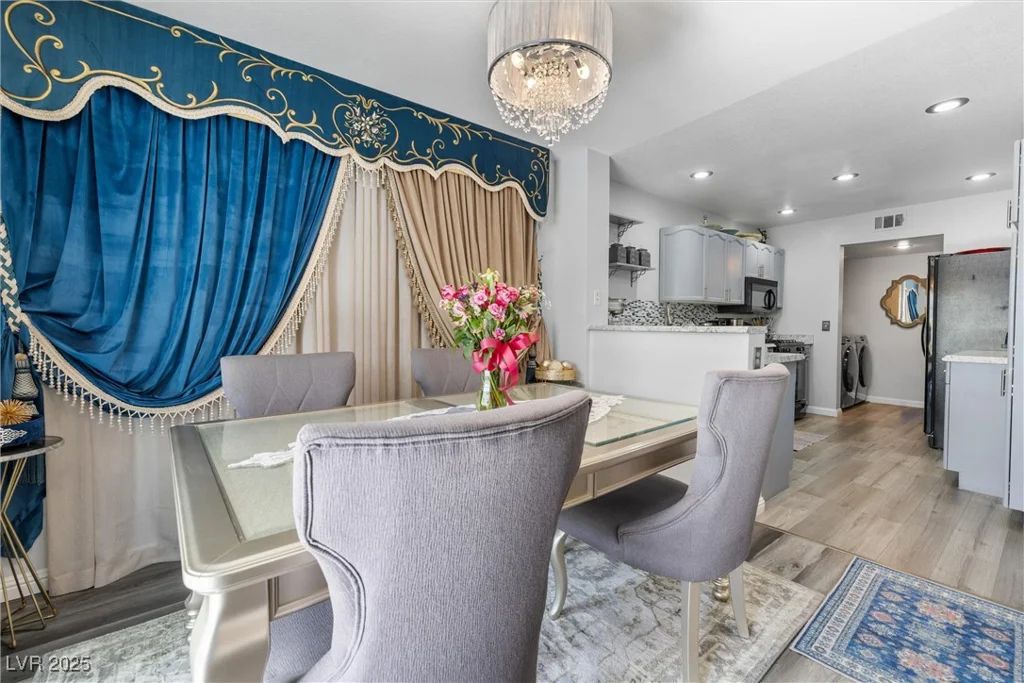 7984 Laurena, Las Vegas, NV 89147