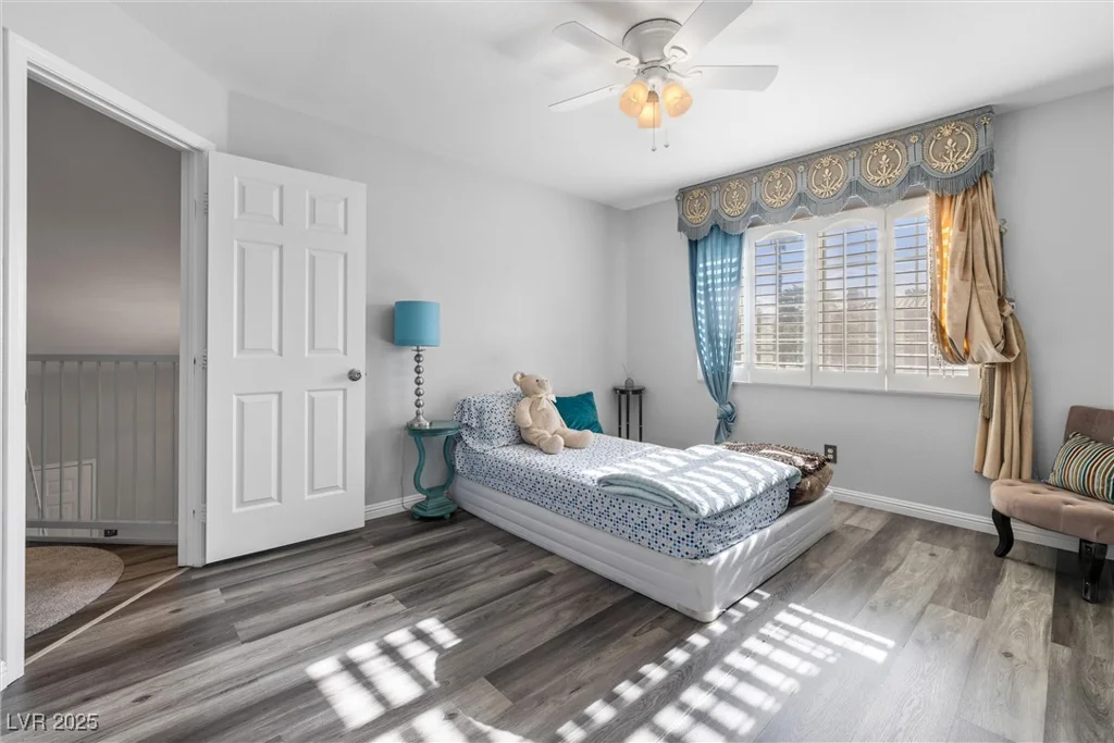7984 Laurena, Las Vegas, NV 89147