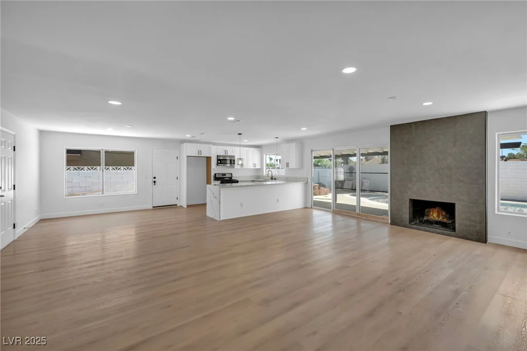 6939 Paddington, Las Vegas, NV 89147