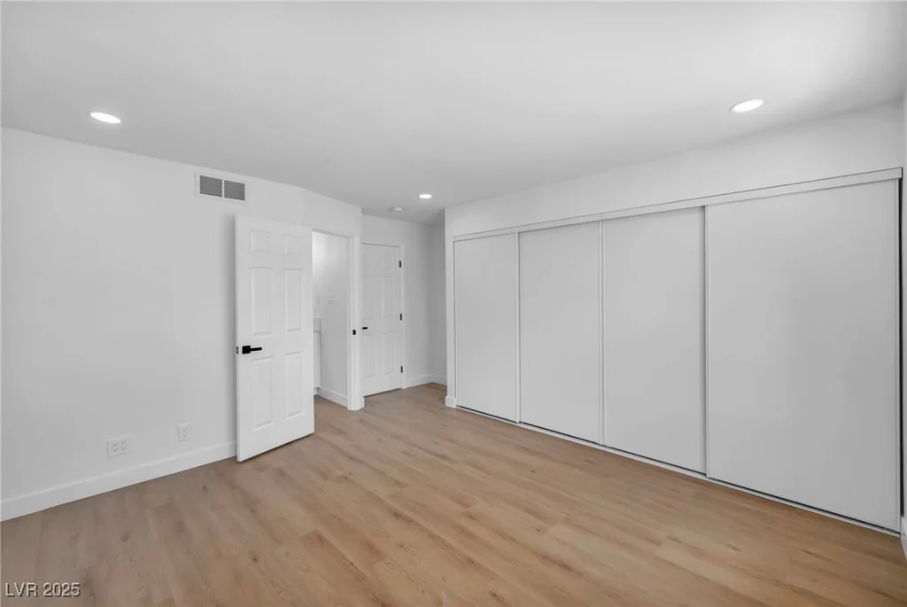 6939 Paddington, Las Vegas, NV 89147