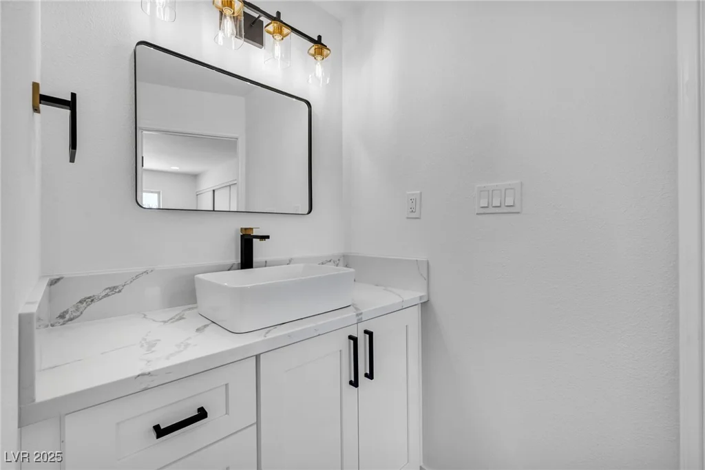6939 Paddington, Las Vegas, NV 89147