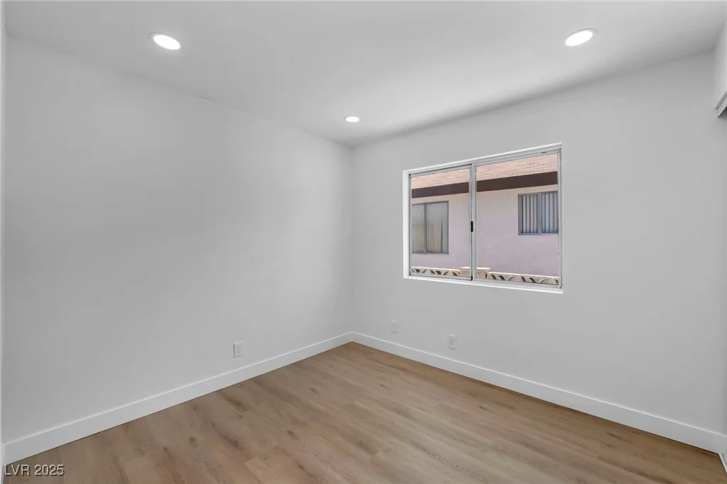6939 Paddington, Las Vegas, NV 89147