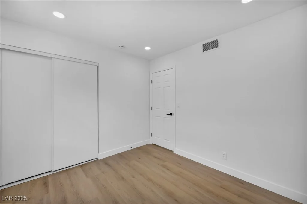 6939 Paddington, Las Vegas, NV 89147