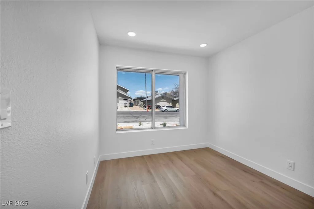 6939 Paddington, Las Vegas, NV 89147
