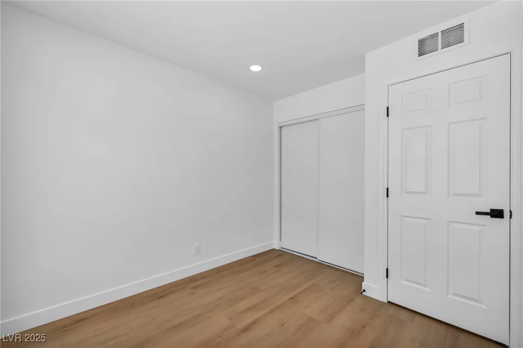 6939 Paddington, Las Vegas, NV 89147