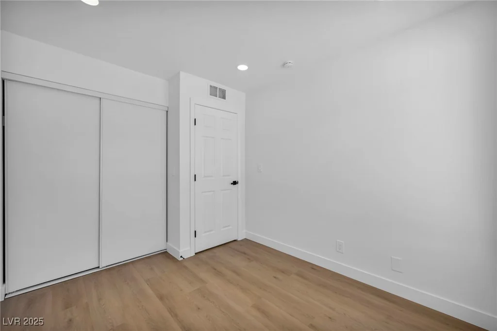 6939 Paddington, Las Vegas, NV 89147