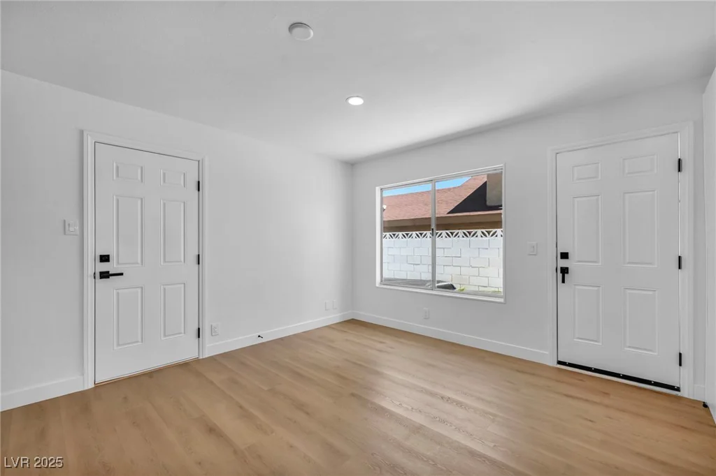 6939 Paddington, Las Vegas, NV 89147