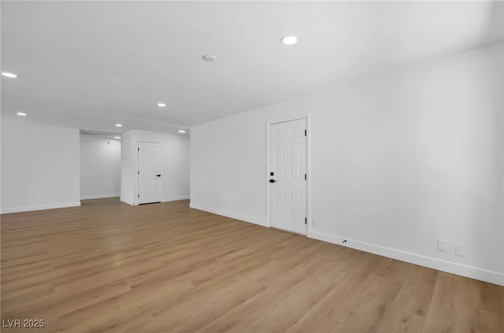 6939 Paddington, Las Vegas, NV 89147