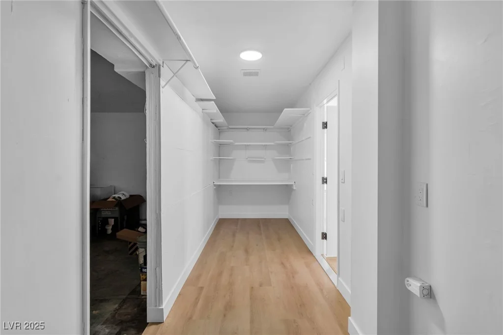 6939 Paddington, Las Vegas, NV 89147