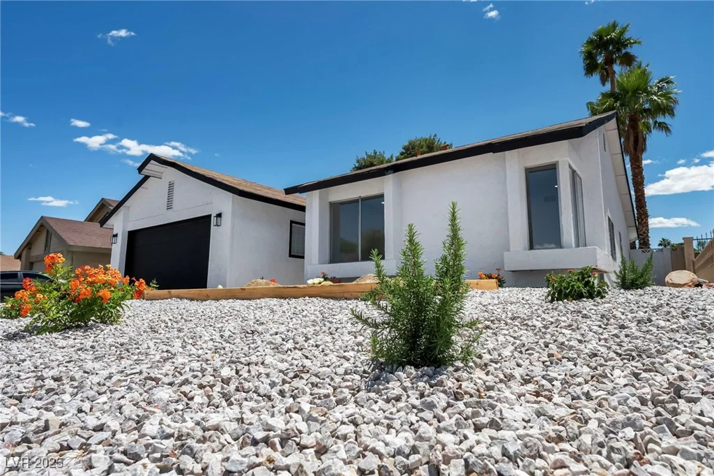 6939 Paddington, Las Vegas, NV 89147