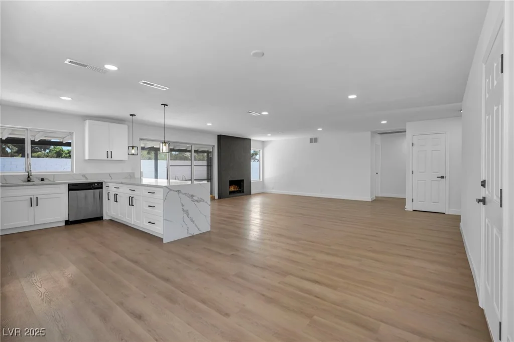 6939 Paddington, Las Vegas, NV 89147