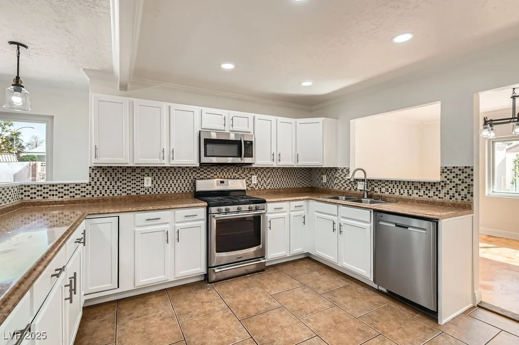 4302 Newhaven, Las Vegas, NV 89147